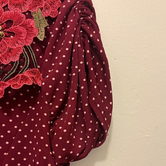 Chic Burgundy Floral Women's Blouse - Picture 7 of 8